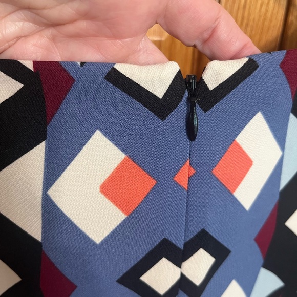 Talbots geometric placed print dress. SZ 16 Black/multi color. Round nec… - Picture 4 of 8